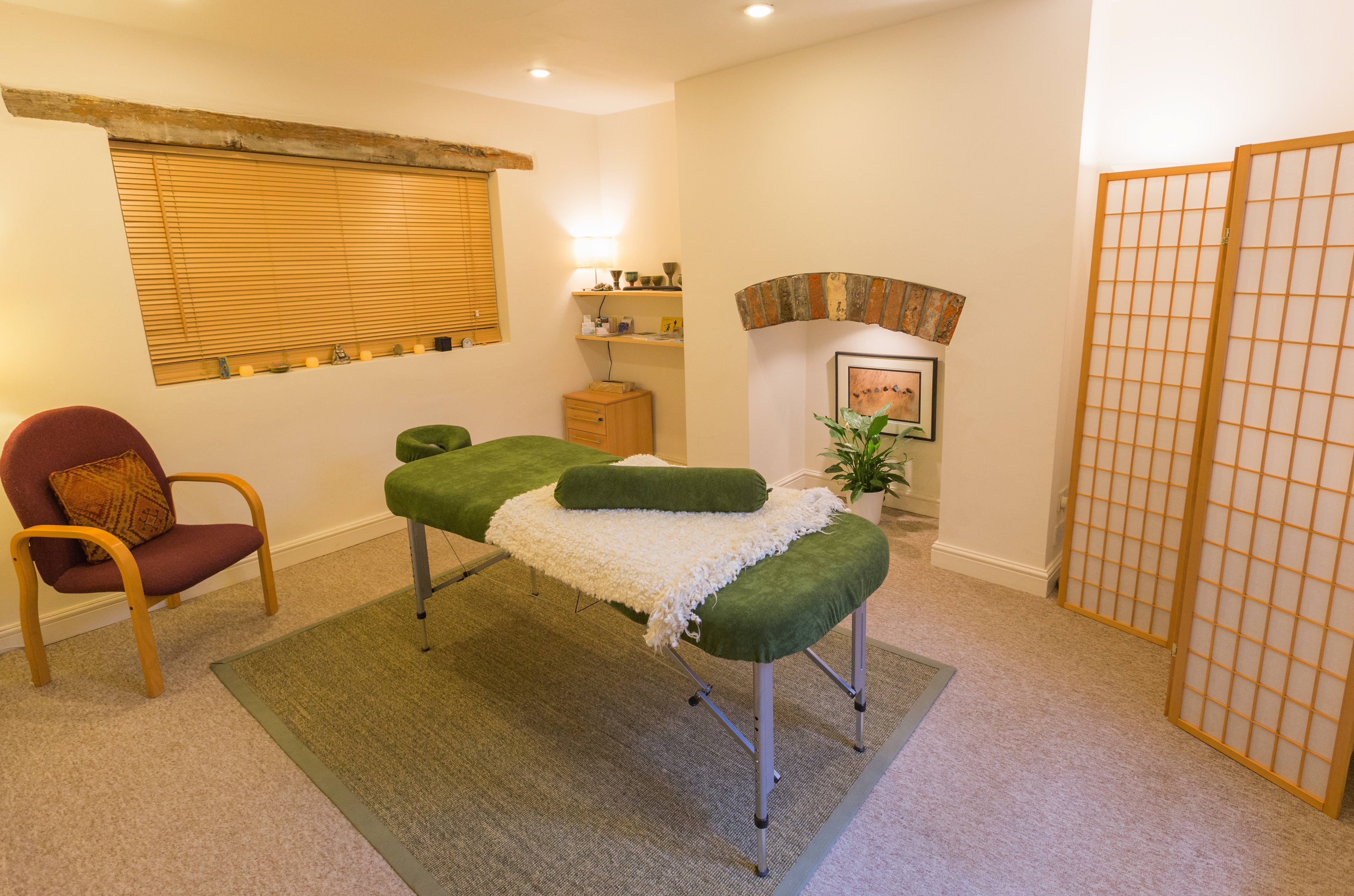 Free Website for Massage Therapists guide for UK small businesses